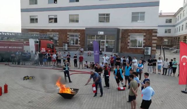 Ahlat Gençlik Kampı’nda yangın tatbikatı gerçekleştirildi