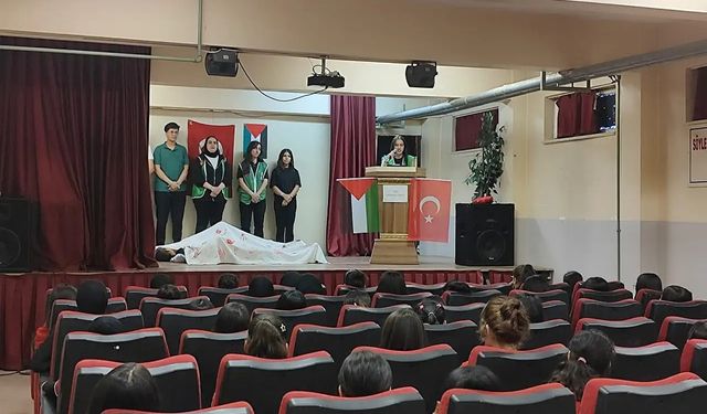 Siirt’te Lise Öğrencilerinden “Mavi Kurdele” ile Gazze’ye Destek