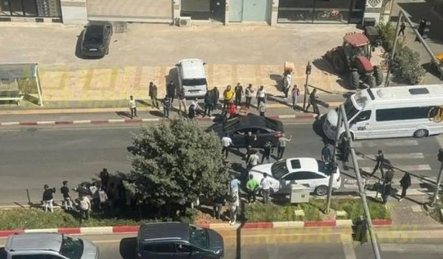 Sürekli kaza meydana gelen yolda bir kaza daha: Anne ve çocuğu yaralandı