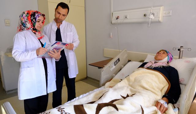 15 yıldır yüz felci olan Muşlu kadın Van’da sağlığına kavuştu