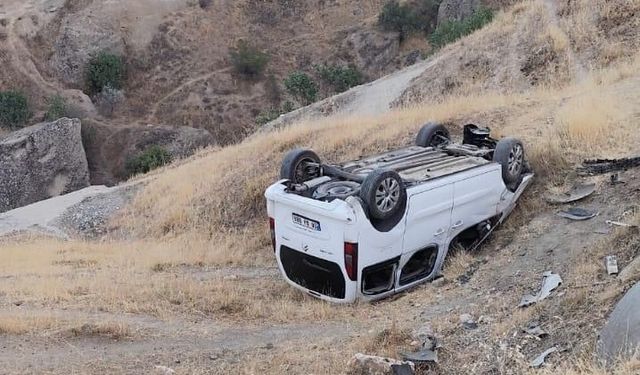 Siirt'te Otomobil Şarampole Yuvarlandı: 4 Yaralı