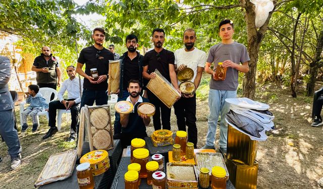 2 Bin Rakımda Üretilen Bal Hasadı Başladı