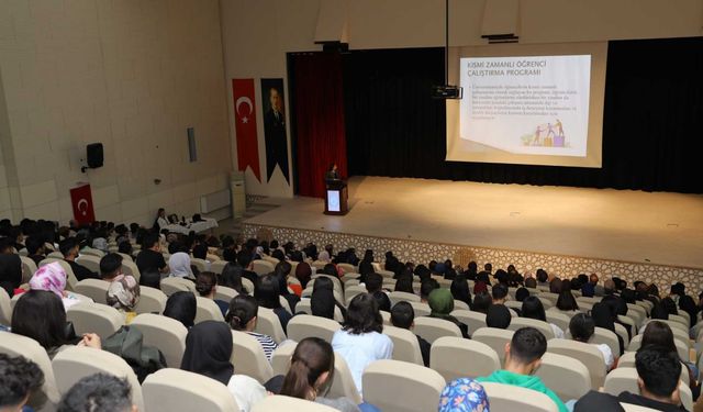 Bitlis Eren Üniversitesi'nde Oryantasyon Programı Yeni Öğrencilere Kapılarını Açtı