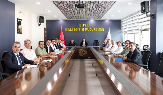 Bitlis’te Sene Başı Eğitim Toplantısı Düzenlendi