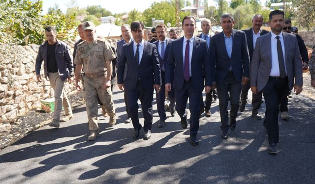Vali Karakaya Ahlat’ta yapımı tamamlanan köy yolunu inceledi