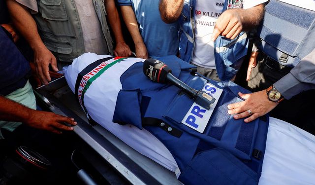 Gazze’de İşgalcilerin Saldırında Gazeteci İnâs Ramazan Şehit Oldu