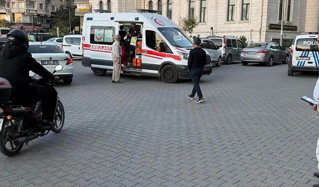 Bıçaklı kavgada 15 yaşındaki çocuk yaralandı