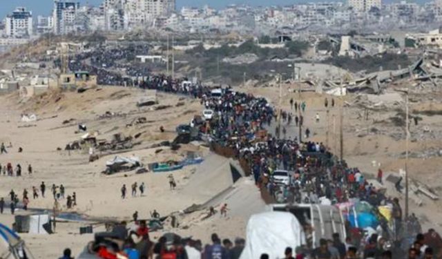 Gazzeliler evlerine dönüyor ama şehir yok: Geride sadece enkaz kaldı