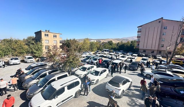 Tatvan’da uzun zamandır beklenen “Açık Oto Pazarı” hizmete girdi