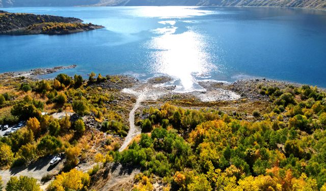 Nemrut’ta Sonbaharın Renk Cümbüşü Mest Ediyor