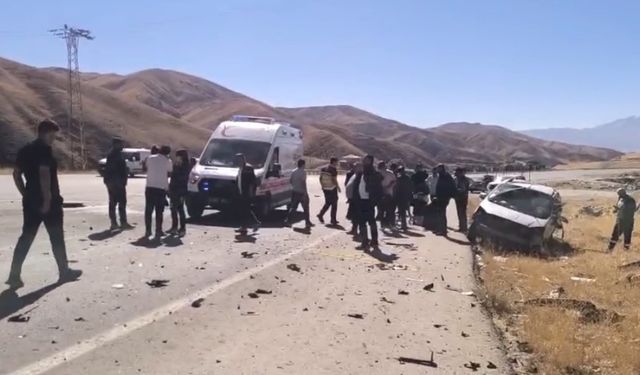 İki Araç Feci Çarpıştı: 4 Kişi Yaralandı