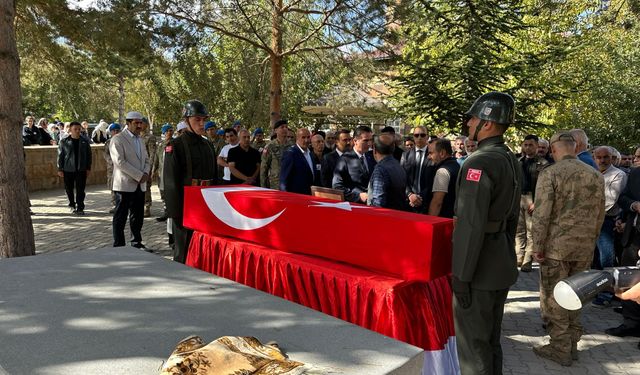 Hayatını kaybeden 95 yaşındaki Kore Gazisi Ahlat’ta son yolculuğuna uğurlandı