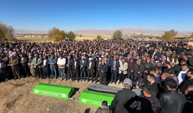 Kazada Hayatını Kaybeden Aynı Aileden 3 Kişi Toprağa Verildi