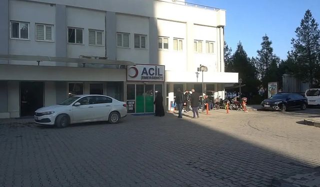 Gıda zehirlenmesi şüphesiyle 13 öğrenci hastaneye kaldırıldı