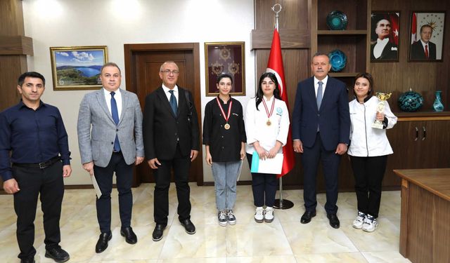 Bitlis Eren Üniversitesi Gastronomi Öğrencileri Türkiye İkincisi Oldu