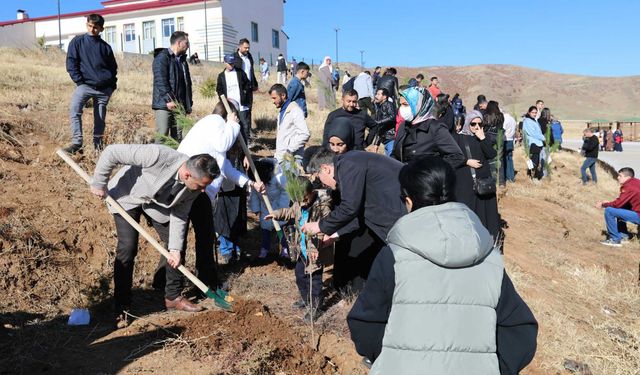 Bitlis’te “Her Aile Bir Kök, Her Çocuk Bir Fidan” Etkinliği Düzenlendi
