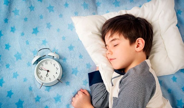 Düzenli Uyku, Erkek Çocuklarda Obezite Riskini Yarıya İndiriyor