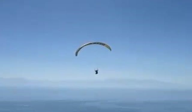 Adilcevaz Semalarında Yamaç Paraşütü Şöleni