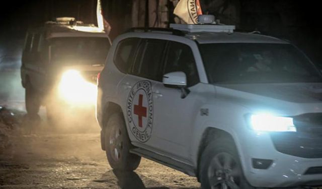 HAMAS Bir İşgalci Esirin Cesedini Kızılhaç’a Teslim Edildi