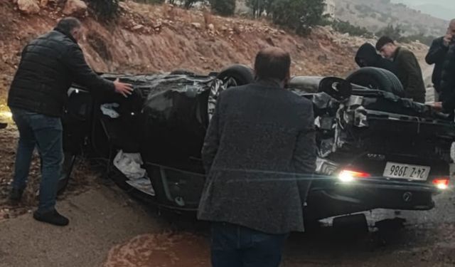 Kayganlaşan Yolda Otomobil Takla Attı: 2 Kişi Yaralandı