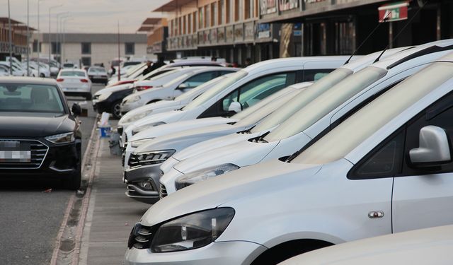 Oto galericiler: Altın ve dövizdeki yükseliş otomotiv piyasasını durma noktasında getirdi