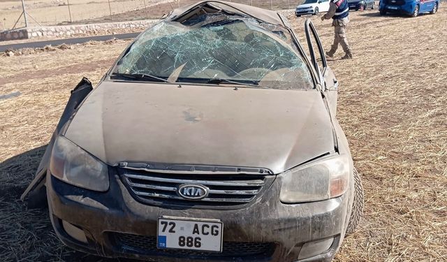 Siirt’te Otomobil Şarampole Devrildi: 1 Ölü, 1 Yaralı