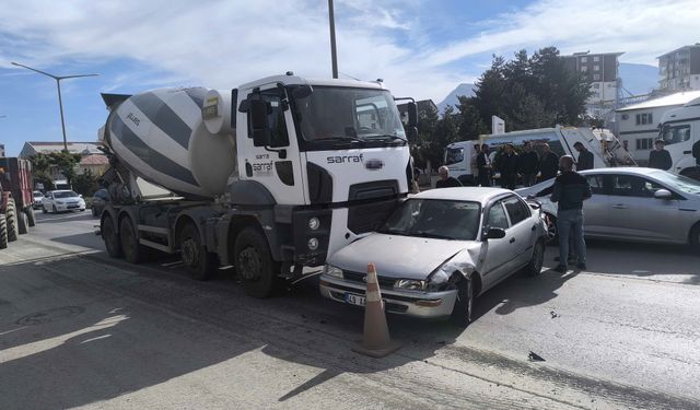 Muş-Bitlis kara yolunda zincirleme kaza: 1 yaralı