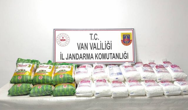 Van’da Yol Kontrollerinde Kaçak Sigara, Çay ve Gümrüksüz Eşya Ele Geçirildi