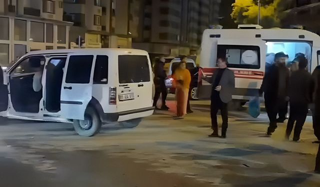 Van’da minibüs ile kamyonet çarpıştı: 3 yaralı