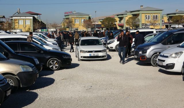Van Açık Oto Pazarında Araç Fiyatları Türkiye Ortalamasının Üzerinde