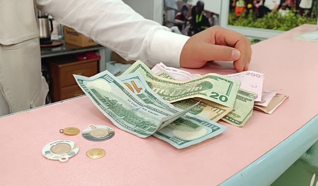 Batmanlı genç harçlıklarını Gazze ve Sudan’a bağışladı