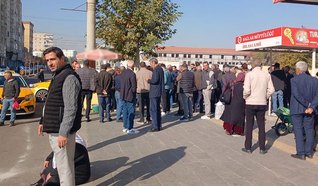 Diyarbakır’da Taksi Durağına Silahlı Saldırı: 1 Şoför Yaralandı