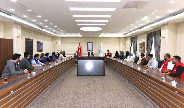 Gençlik Liderlerinden Rektör Elmastaş’a Ziyaret