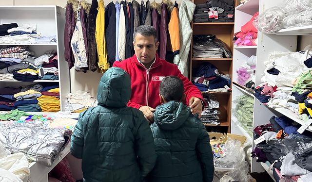 Van'da Kızılay’dan ihtiyaç sahiplerine kışlık giyim desteği