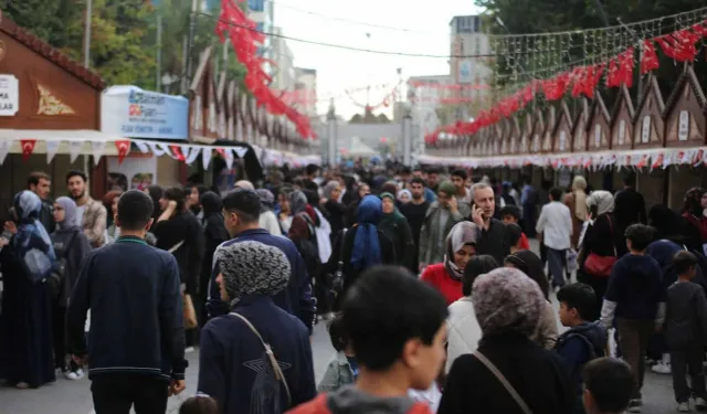 Kitap Fuarı Rekor Ziyaretçi Sayısıyla Sona Erdi