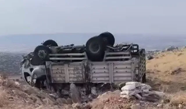 Kamyonet devrildi: 5 kişi yaralandı