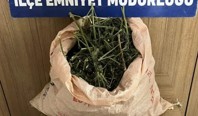 Polisten Kaçan Araç Yakalandı: 1 Kilo 400 Gram Uyuşturucu Ele Geçti