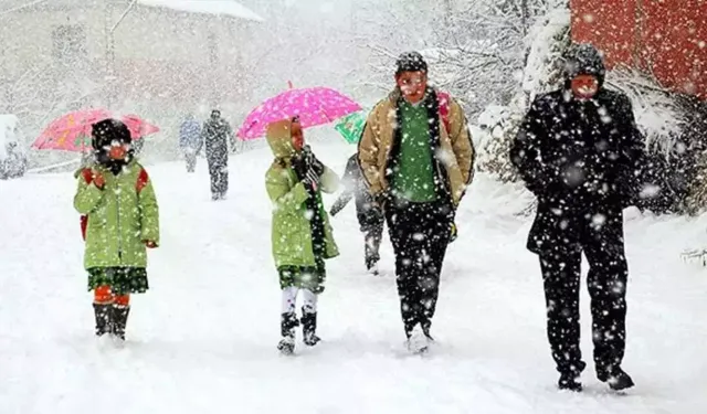 Yoğun Kar Yağışı Nedeniyle Birçok İlde Okullara Ara Verildi