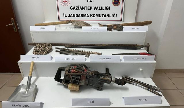 İzinsiz kazıya jandarma baskını: 4 kişi suçüstü