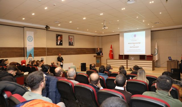 Bitlis Eren Üniversitesi'nde “Bitlis’in Depremselliği” konferansı düzenlendi