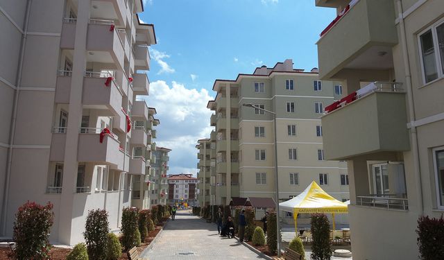 Gaziantep’te En Az 4 Çocuklu Ailelere Çekilişsiz ve Kurasız Konut Hakkı