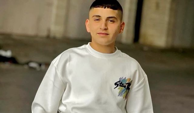 El-Halil'de 17 Yaşındaki Gazzeli Genç İşgalciler Tarafından Şehit Edildi