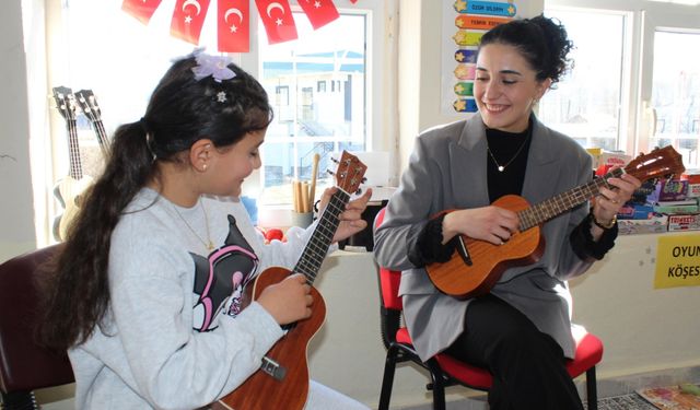 Tek öğretmen, dört öğrenci: Bingöl köy okulunda yürek ısıtan eğitim