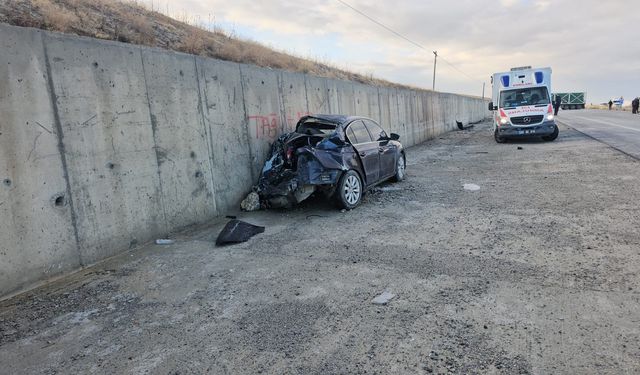 Van’da Zincirleme Kaza: 6 Araç Çarpıştı, 3 Yaralı