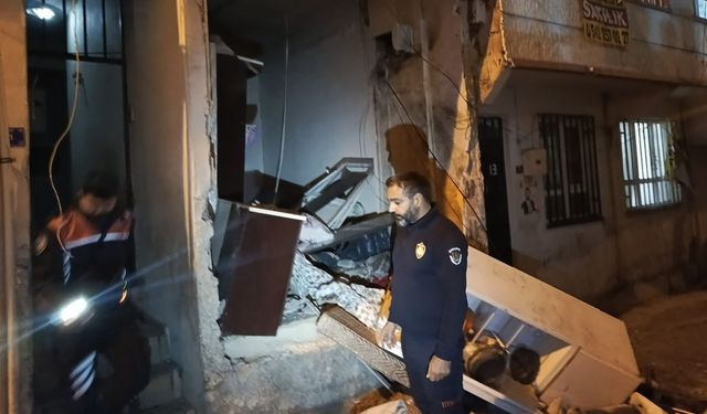 Evde Piknik Tüpü Patladı: 2 Kişi Yaralandı