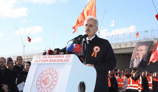 Bakan Uraloğlu: Van Çevre Yolu ile Yıllık 2,7 Milyar Lira Tasarruf Sağlanacak