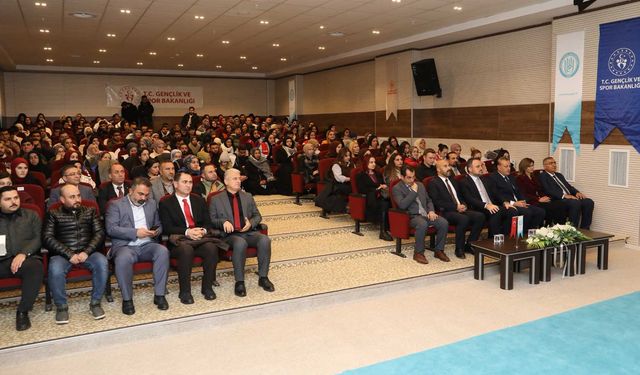 Bakan Yardımcısı Eminoğlu Bitlis Eren Üniversitesi'nde “Gazze ve Gençlik” söyleşisinde öğrencilerle buluştu