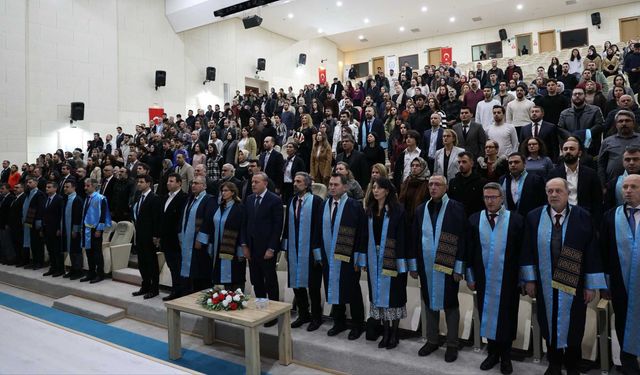 Bitlis Eren Üniversitesi’nde 2025 yılı akademik biniş takdim töreni düzenlendi