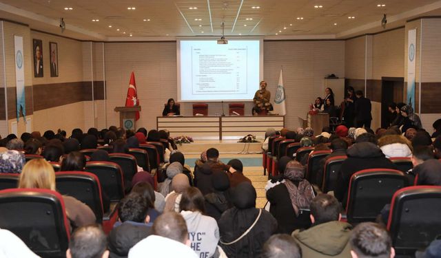 Bitlis Eren Üniversitesi’nde “Hezarfen Buluşmaları” Kapsamında Kariyer Vizyonu Konferansı