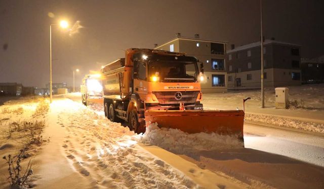 Bitlis’te karla mücadele çalışmaları aralıksız sürüyor